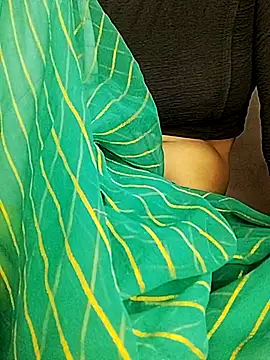 Snapshot of Hut_rotu_cute chatting on May 5, 2026, 4:43 pm Hut rotu cute online show from May 5, 2026, 4:43 pm