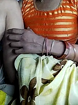 Snapshot of Hut_rotu_cute chatting on June 3, 2026, 4:44 pm Hut rotu cute online show from June 3, 2026, 4:44 pm
