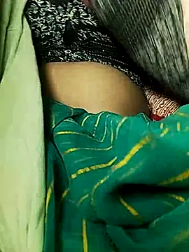 Snapshot of Hut_rotu_cute chatting on May 29, 2026, 5:19 pm Hut rotu cute online show from May 29, 2026, 5:19 pm