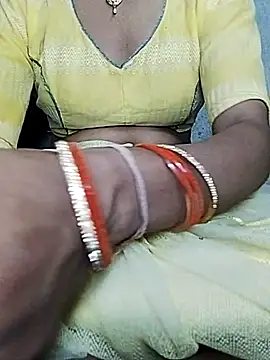 Snapshot of Hut_rotu_cute chatting on May 30, 2026, 6:24 pm Hut rotu cute online show from May 30, 2026, 6:24 pm