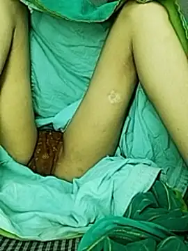 Snapshot of Hut_rotu_cute chatting on May 7, 2026, 10:13 pm Hut rotu cute online show from May 7, 2026, 10:13 pm