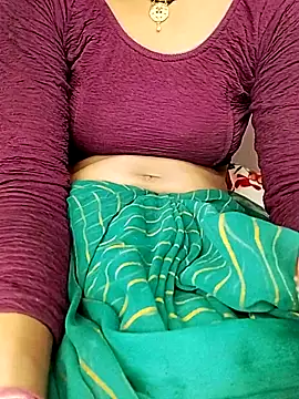 Snapshot of Hut_rotu_cute chatting on May 21, 2026, 4:37 pm Hut rotu cute online show from May 21, 2026, 4:37 pm