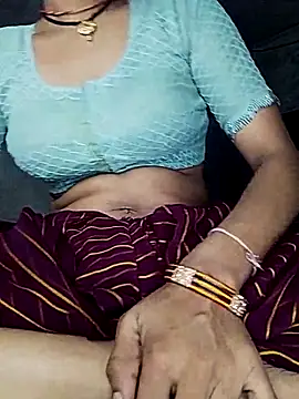 Snapshot of Hut_rotu_cute chatting on May 26, 2026, 5:44 pm Hut rotu cute online show from May 26, 2026, 5:44 pm