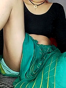 Snapshot of Hut_rotu_cute chatting on May 3, 2026, 3:26 pm Hut rotu cute online show from May 3, 2026, 3:26 pm