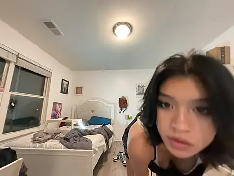 petitelatinateen online show from August 8, 2026, 3:46 am