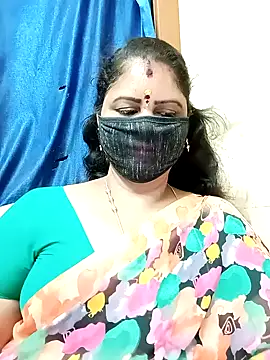 sushma26 online show from April 18, 2026, 7:18 pm