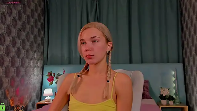 Aurora Bennet online show from September 11, 2025, 12:32 am