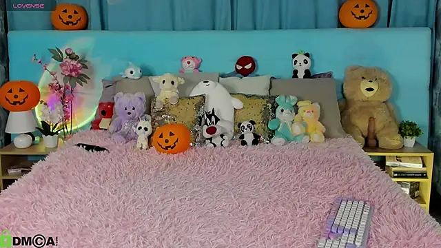 Aurora Bennet online show from October 28, 2025, 12:11 am