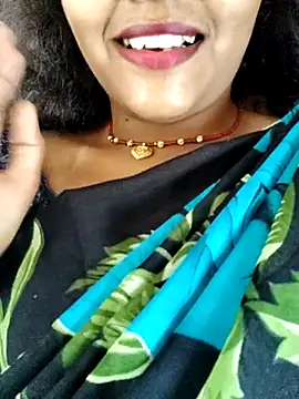 AnanyaKapoor89 online show from October 8, 2025, 8:05 am