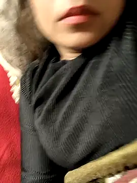 queenbuggi online show from February 28, 2026, 6:40 pm