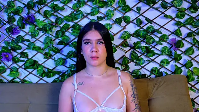 kloe bella online show from October 4, 2025, 1:12 pm