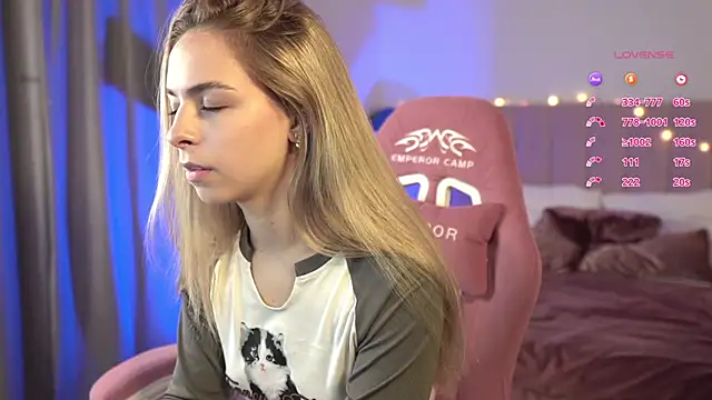 ShinyBarbie online show from September 19, 2025, 6:28 am