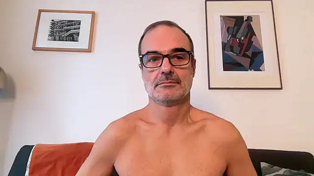 Snapshot of Milkywaymen chatting on November 15, 2025, 1:15 pm Milkywaymen online show from November 15, 2025, 1:15 pm