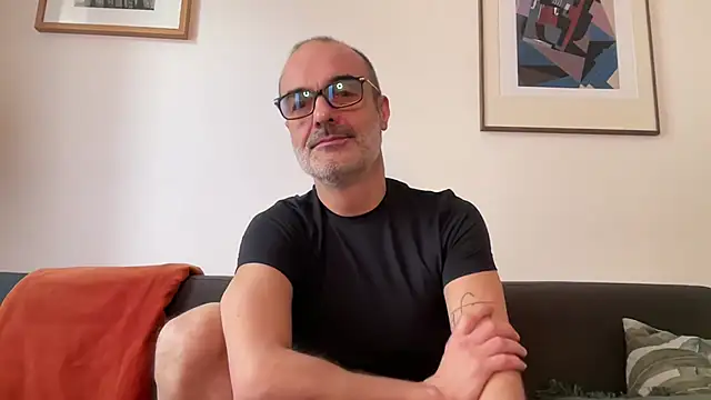 Snapshot of Milkywaymen chatting on February 16, 2026, 12:59 pm Milkywaymen online show from February 16, 2026, 12:59 pm