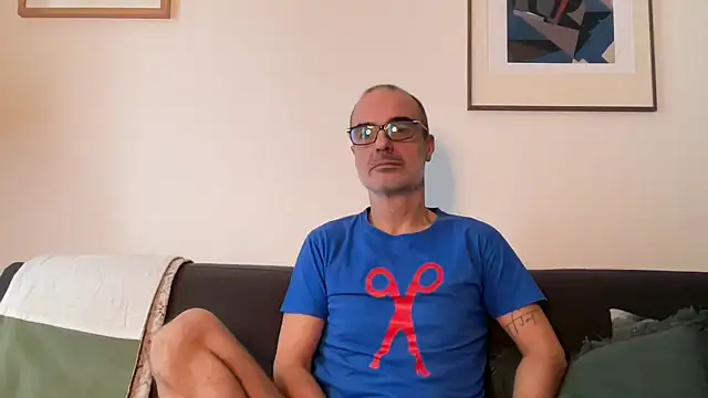 Snapshot of Milkywaymen chatting on December 2, 2025, 1:02 pm Milkywaymen online show from December 2, 2025, 1:02 pm