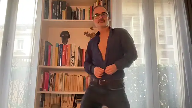 Snapshot of Milkywaymen chatting on November 11, 2025, 12:44 pm Milkywaymen online show from November 11, 2025, 12:44 pm