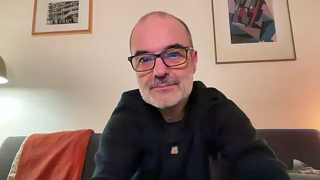 Snapshot of Milkywaymen chatting on January 18, 2026, 6:44 pm Milkywaymen online show from January 18, 2026, 6:44 pm