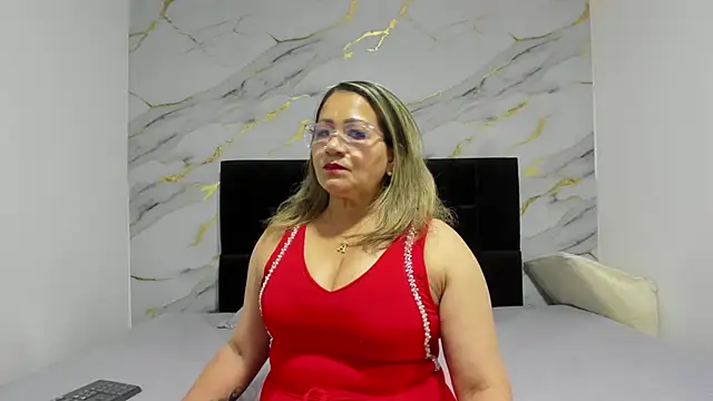 Vickysweeeettt online show from October 3, 2025, 8:10 pm