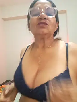 Vickysweeeettt online show from March 22, 2026, 11:34 am