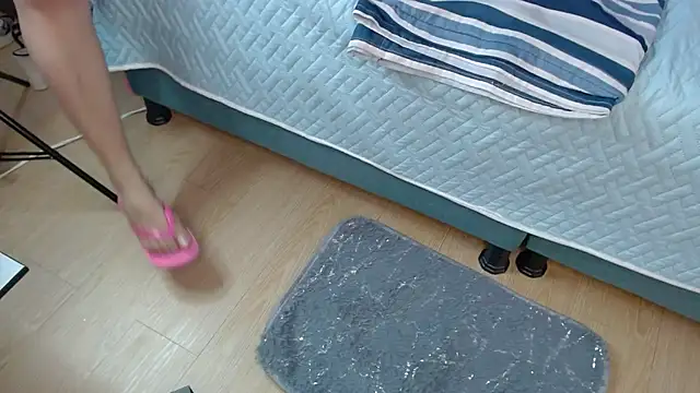 Vickysweeeettt online show from September 12, 2025, 8:52 pm