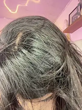 Zoe Serrat online show from October 3, 2025, 12:39 pm