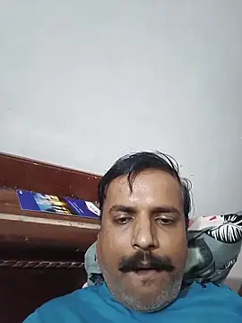 vardh033 online show from November 5, 2025, 1:36 pm