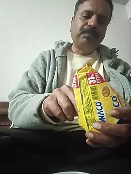 vardh033 online show from December 17, 2025, 5:40 pm