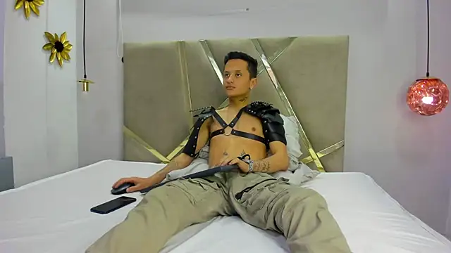 SkinnyZetth online show from October 2, 2025, 4:49 am