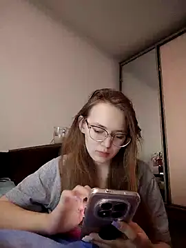 Snapshot of AlisaWyn chatting on March 5, 2026, 2:08 am AlisaWyn online show from March 5, 2026, 2:08 am