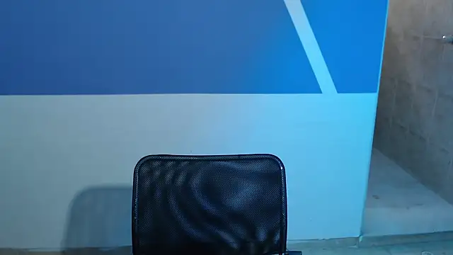 Snapshot of veronica_em1 chatting on October 13, 2025, 5:47 pm veronica em1 online show from October 13, 2025, 5:47 pm
