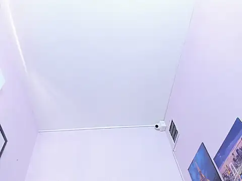 monalind220 online show from April 15, 2026, 2:43 pm