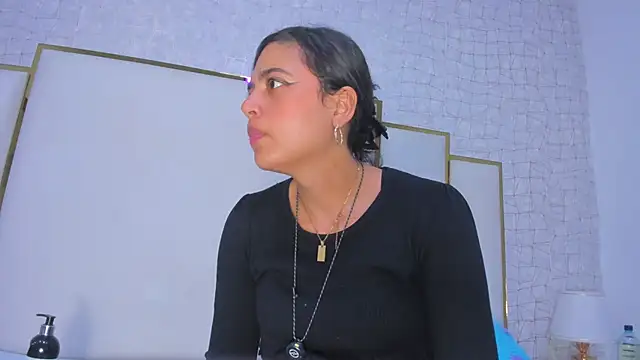 thalia888  online show from February 1, 2026, 7:12 pm