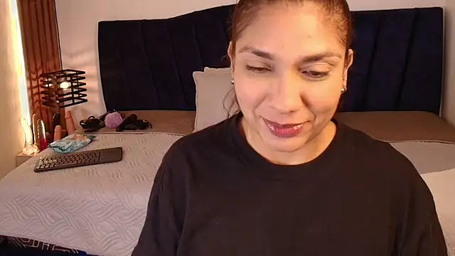 Snapshot of SexyRachel_ chatting on May 5, 2026, 12:19 pm SexyRachel online show from May 5, 2026, 12:19 pm