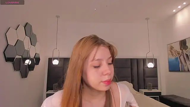 Snapshot of TiffannySins chatting on February 22, 2026, 6:42 pm TiffannySins online show from February 22, 2026, 6:42 pm