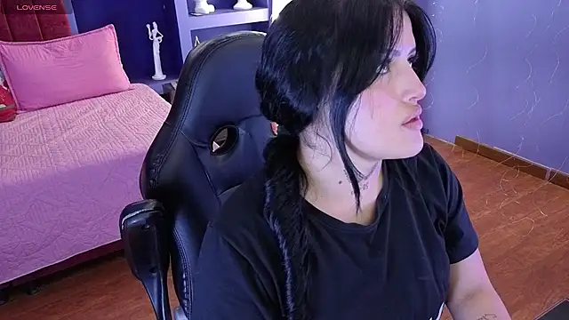 sari belle online show from December 15, 2025, 8:58 pm