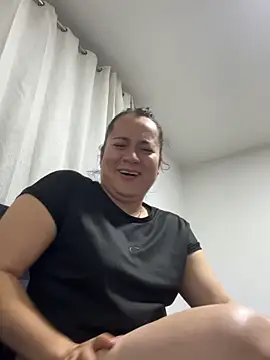 Snapshot of Leonis_0 chatting on October 16, 2025, 3:26 am Leonis 0 online show from October 16, 2025, 3:26 am