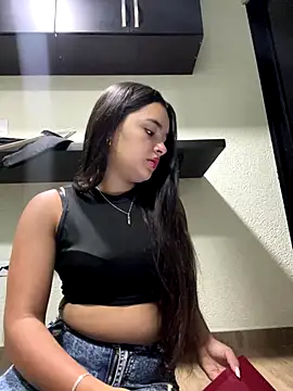 Snapshot of Luciaparker03 chatting on September 24, 2025, 2:12 pm Luciaparker03 online show from September 24, 2025, 2:12 pm
