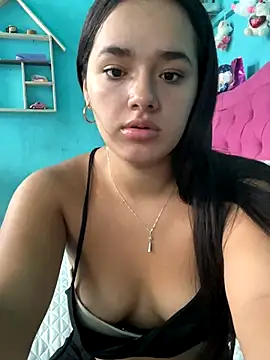 Snapshot of Luciaparker03 chatting on October 4, 2025, 2:51 pm Luciaparker03 online show from October 4, 2025, 2:51 pm