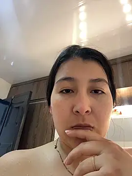 evelyn 1702 online show from July 14, 2026, 7:42 pm