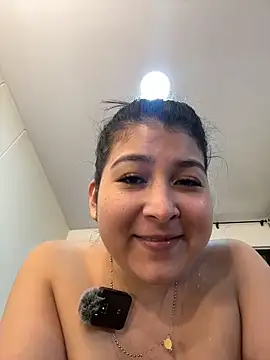 Snapshot of evelyn_1702 chatting on February 16, 2026, 10:07 pm evelyn 1702 online show from February 16, 2026, 10:07 pm