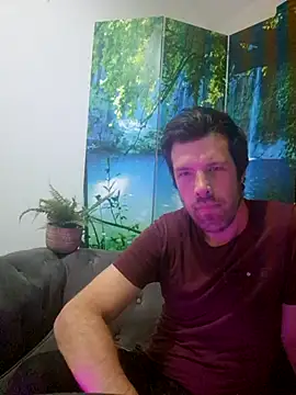 Snapshot of welcome-to-the-jungle chatting on August 3, 2026, 7:20 pm welcome-to-the-jungle online show from August 3, 2026, 7:20 pm