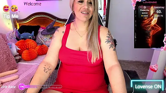 aamanda Queen  online show from October 3, 2025, 11:56 am