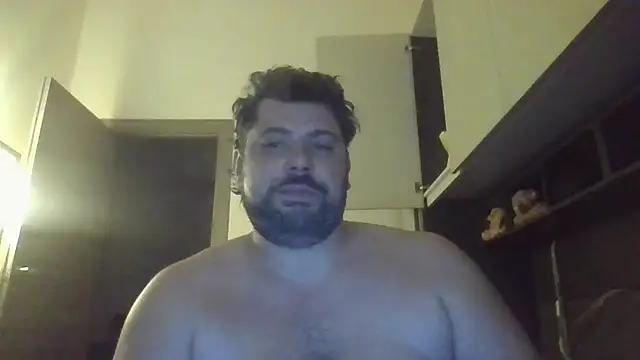 giuseppelovisi85 online show from October 18, 2025, 8:11 pm