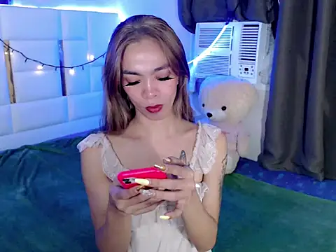 diamondnaked  online show from November 23, 2025, 3:22 pm