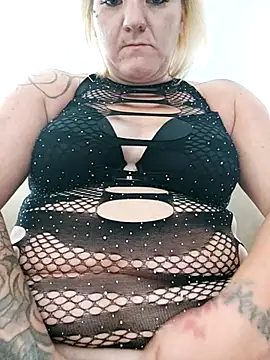 smoothlikemilk09 online show from October 16, 2025, 8:44 am