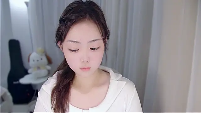 YUANYUAN-A online show from December 4, 2025, 11:31 am