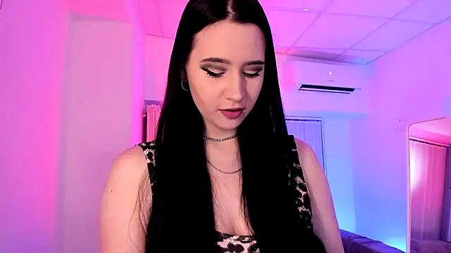 Mary Lori online show from November 9, 2025, 7:23 am