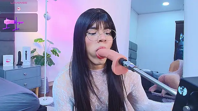 Slenna Moon online show from March 20, 2026, 11:50 pm