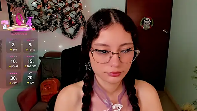 Krysten Riter online show from December 18, 2025, 2:43 pm