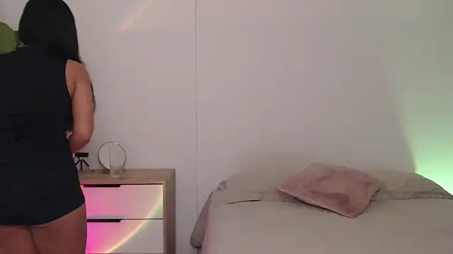 Annabnz online show from November 2, 2025, 1:43 am